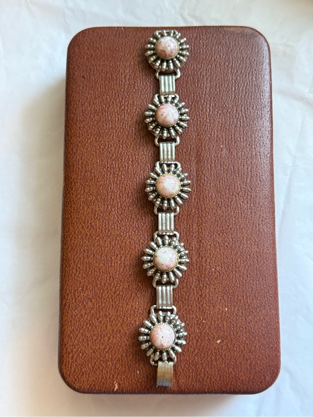 Vintage 1960s Costume Bracelet in Pink Speckled Plastic Cabochons
